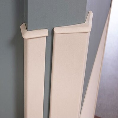 pvc-corner-guard-with-aluminium-retainers-and-end-1493565796-2944236